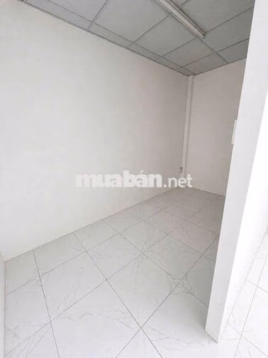 NHÀ LÀM VP, KHO NGAY GIGAMALL PVĐ. DT 200M2 NGANG 8M SÂN ĐẬU 2 OTO