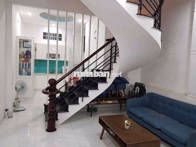 Cho thuê nhà đs 5 p17 (4x14) 2 lầu 4 pn ,  3 wc nội thất cơ ban