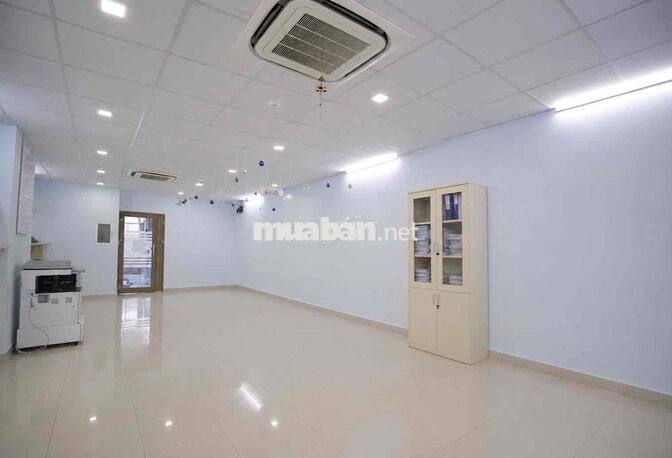 Cho thuê nhà nguyên căn 7 Lầu Thang Máy mặt tiền Nguyễn thị Thập