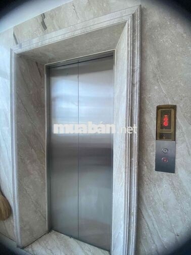 Cho thuê nhà nguyên căn 7 Lầu Thang Máy mặt tiền Nguyễn thị Thập