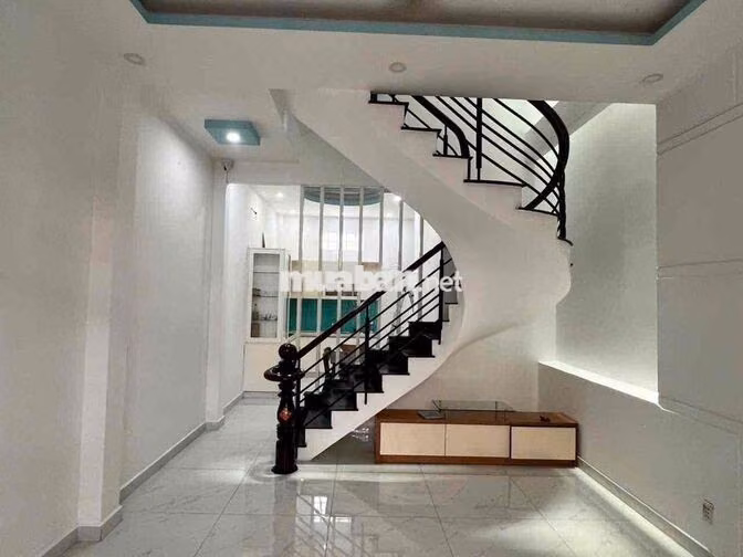 Cho thuê nhà đs 5 p17 (4x14) 2 lầu 4 pn ,  3 wc nội thất cơ ban