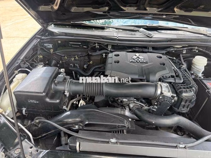 Mitsubishi Pajero Sport G 2016 Tự động Đen