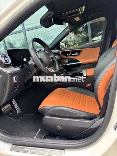 Mercedes-Benz C300 Trắng 5 chỗ