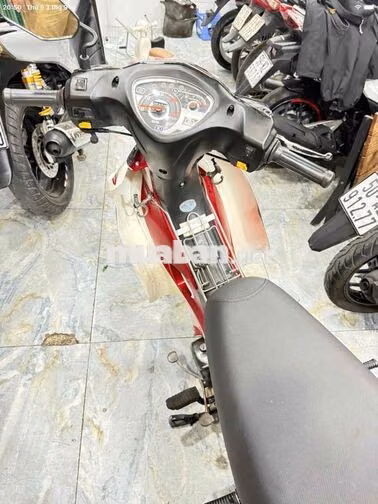 Elegant 50cc đời 2017 Đỏ trắng cho học sinh đi học