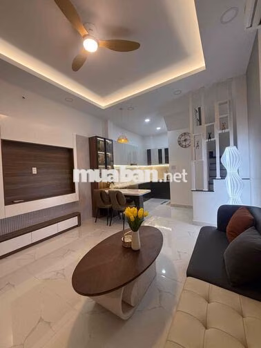 HÀNG HIẾM NHANH MỚI KỊP HUỲNH VĂN BÁNH, PHÚ NHUẬN - 5 TẦNG BTCT, NGANG
