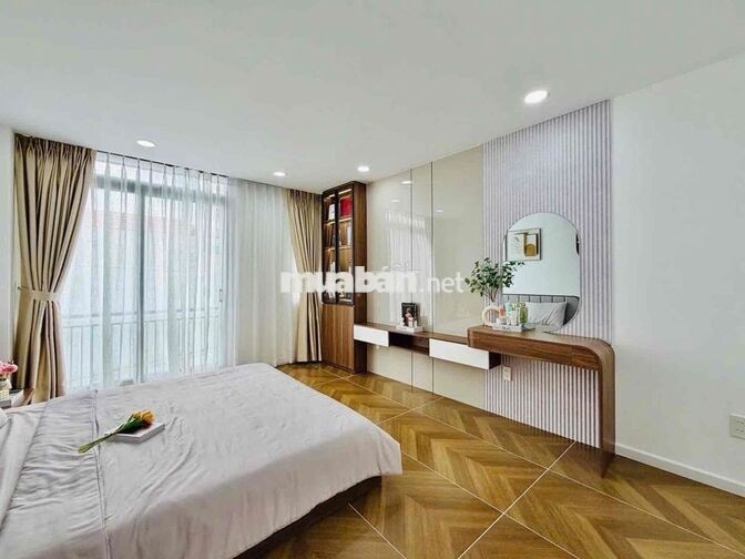 HÀNG HIẾM NHANH MỚI KỊP HUỲNH VĂN BÁNH, PHÚ NHUẬN - 5 TẦNG BTCT, NGANG