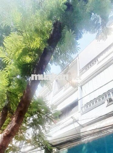 Nhà 3 tầng đẹp trung tâm thành phố