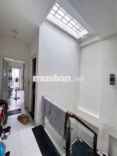 Nhỉnh 6 Tỷ - Hẻm 3 Gác Thông Huỳnh Văn Bánh - Phan Đình Phùng - 3 Tầng