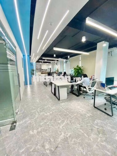 Cho thuê văn phòng tại Hoàng Cầu 160m2 giá chỉ 30t view full kính