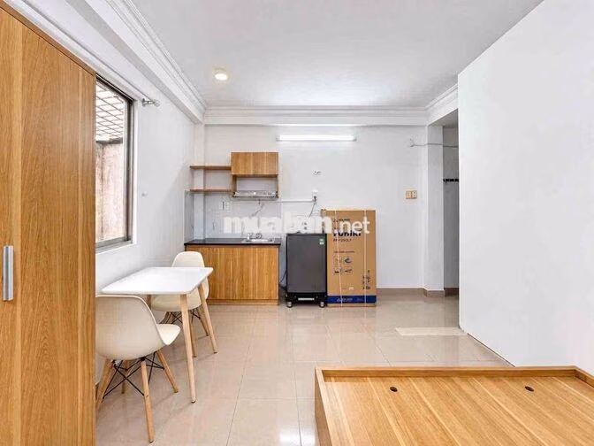 Căn Hộ Dịch Vụ Cửa Sổ Thoáng - Full Nội Thất - Ngay Đồng Đen - Bàu Cát