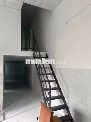 Cho thuê giá 2tr5 ở gần ngã tư Nguyễn Bình