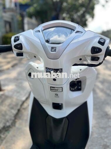 Honda Lead 4val 2022 Trắng