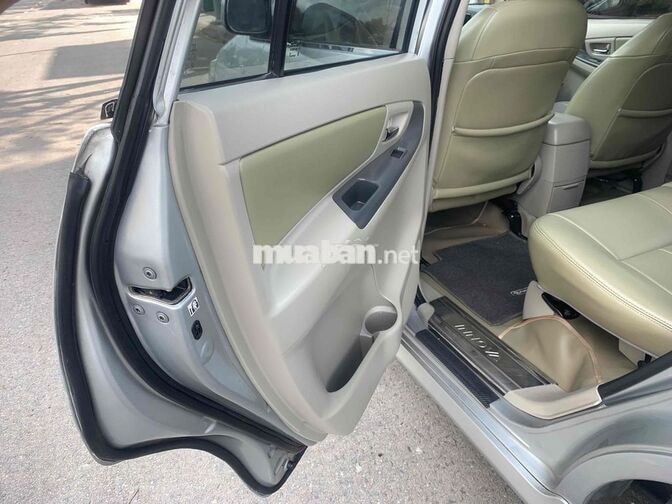 Toyota Innova 2013 Số tự động Bạc