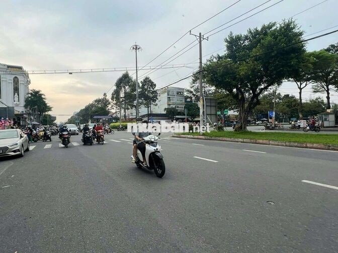 MẶT TIỀN KINH DOANH ĐƯỜNG 20M - NGANG 12M
