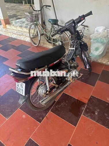 Honda Dream thái