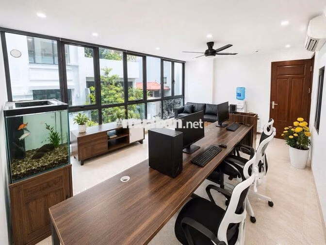 Chính chủ cho thuê văn phòng mới 30m2 ngõ 133 Thái Hà