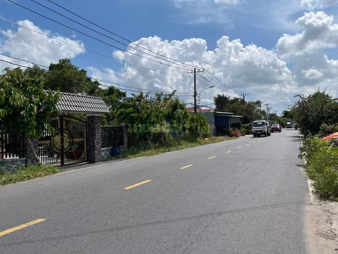 Bán đất thổ cư 100%, đường xe hơi quay đầu,12x30, 4tỷ9,gần chợ Hóc Môn