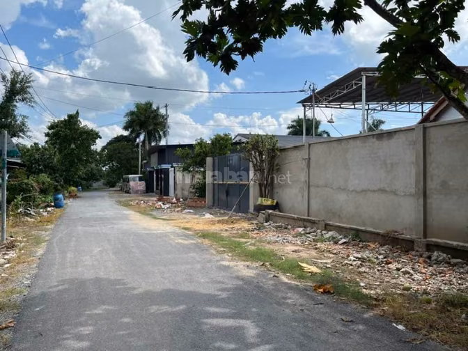 Bán đất thổ cư 100%, đường xe hơi quay đầu,12x30, 4tỷ9,gần chợ Hóc Môn