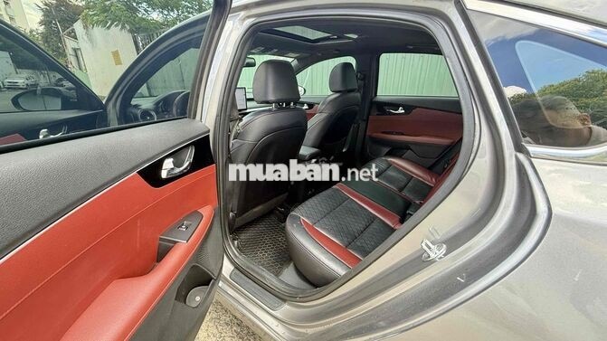 Kia K3 2.0 Premium 2022 Xám 48997 km