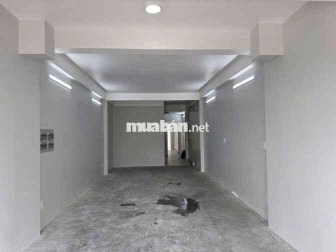 CHO THUÊ NHÀ 48 C12 CỘNG HÒA, TÂN BÌNH – DTSD 324M², CÓ THANG MÁY