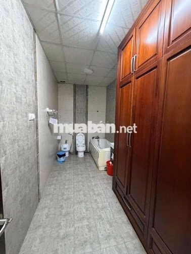 Biệt thự khu tên lửa đầy đủ nội thất 10x25m 3 tấm 6 PN giá 45 triệu/th