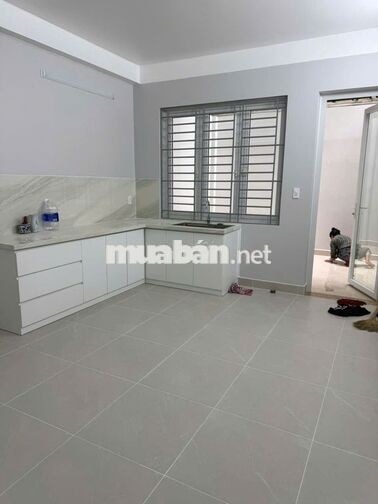 CHO THUÊ NHÀ 48 C12 CỘNG HÒA, TÂN BÌNH – DTSD 324M², CÓ THANG MÁY