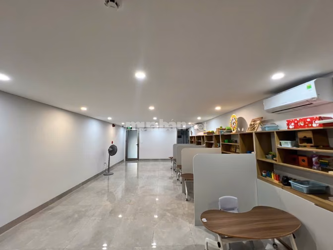Văn Phòng cho thuê. Kết hợp căn hộ