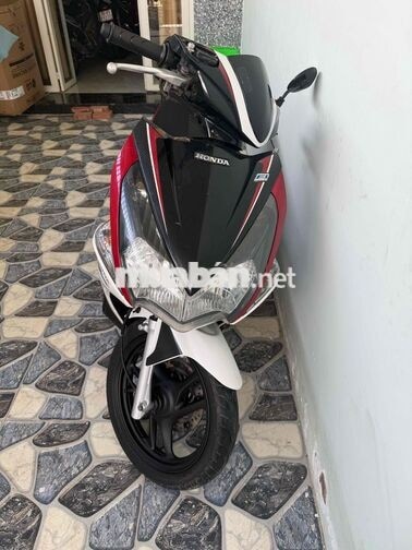 Xe máy Airblade 2012 nhà ít đi, giữ kỹ còn khá mới
