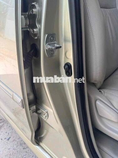 Toyota Innova 2008 Tự động 81000 km Vàng cát