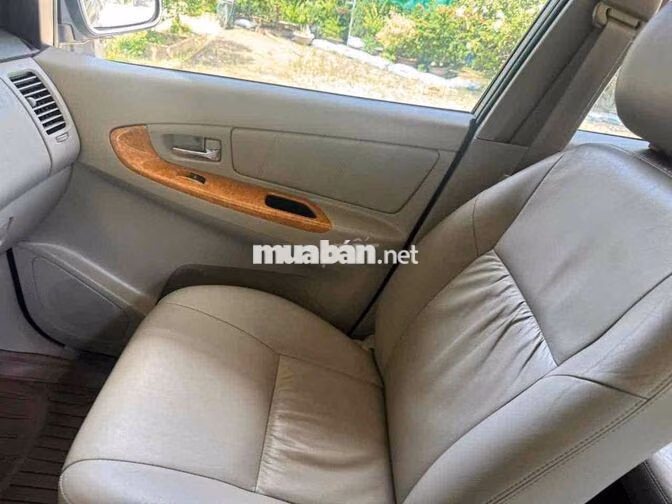 Toyota Innova 2008 Tự động 81000 km Vàng cát