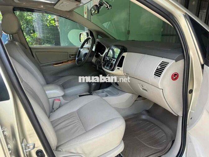 Toyota Innova 2008 Tự động 81000 km Vàng cát