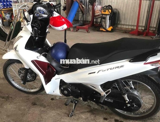 Honda Future 125 Trắng, Đen Xe mới chay 4 tháng