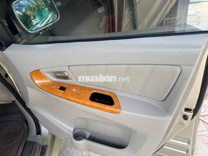 Toyota Innova 2008 Tự động 81000 km Vàng cát