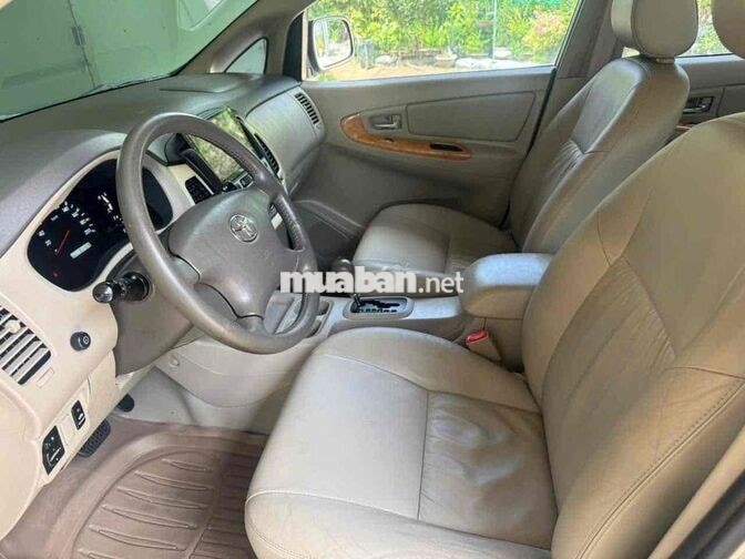 Toyota Innova 2008 Tự động 81000 km Vàng cát