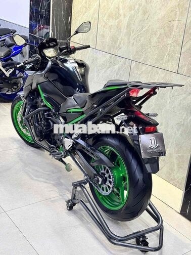 Kawasaki Z900 2023 Nake Bike Đen, Xanh lá