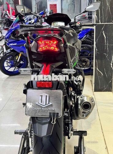Kawasaki Z900 2023 Nake Bike Đen, Xanh lá