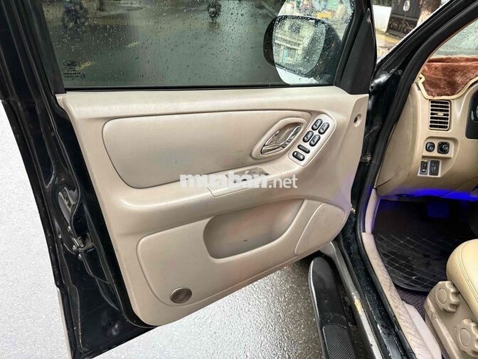 Ford Escape 2005 Xăng Đen 5 chỗ