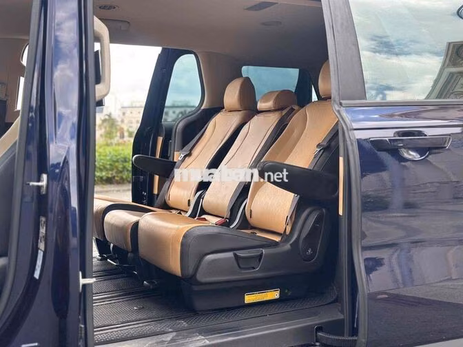 Kia Carnival Luxury 2021 Xanh đậm