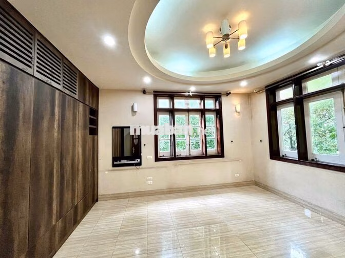 Cho thuê biệt thự lô góc cao cấp Vimeco 2, nội thất cao cấp