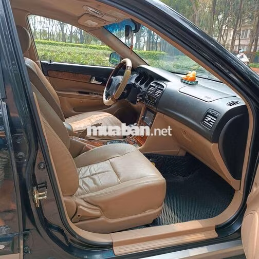 Daewoo Magnus 2.5 Tự động Hàn Quốc Đen, vàng cát
