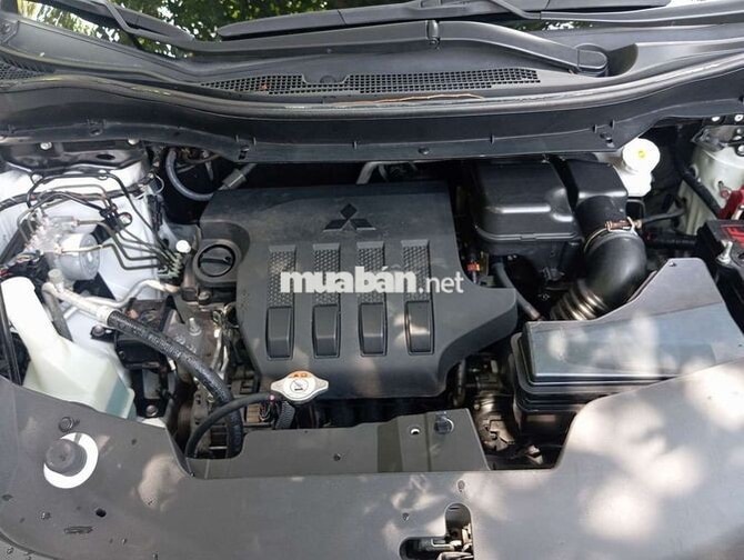 Mitsubishi Xpander 7 chỗ Trắng
