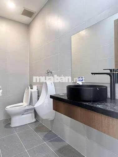 cho thuê căn góc cityland sẵn máy lạnh thang máy dt 7x20m