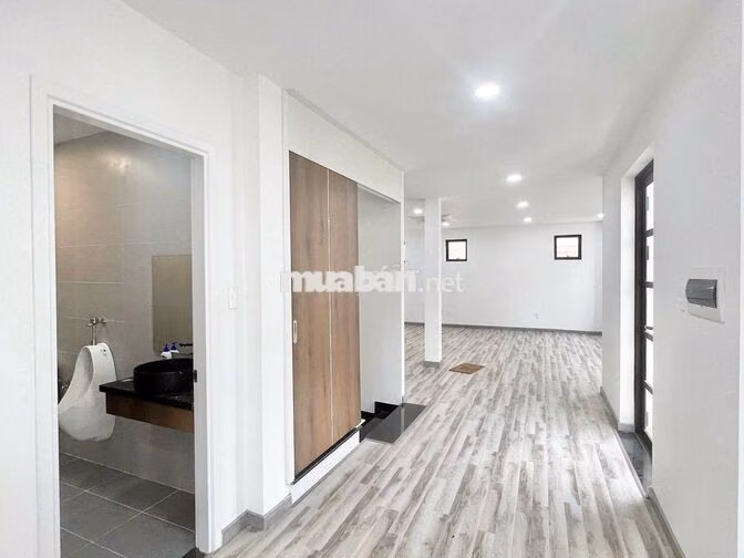 cho thuê căn góc cityland sẵn máy lạnh thang máy dt 7x20m