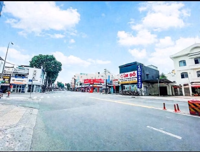 CHO THUÊ GÓC 2 MẶT TIỀN ĐƯỜNG PHAN VĂN TRỊ 15X20M 1 LỬNG CỰC ĐẸP 