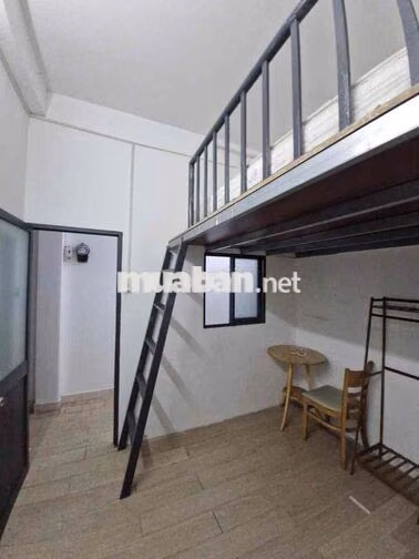 PHÒNG GÁC MÁY LẠNH TỦ LẠNH - GIỜ TỰ DO - KHU SÂN BAY
