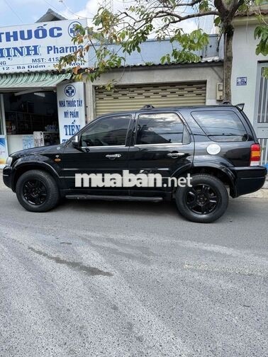 Ford Escape 5 chỗ màu Đen