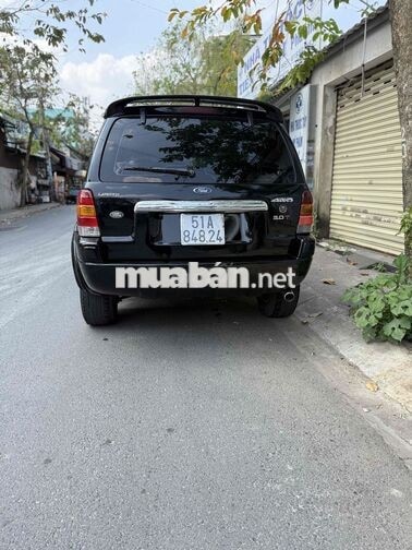 Ford Escape 5 chỗ màu Đen