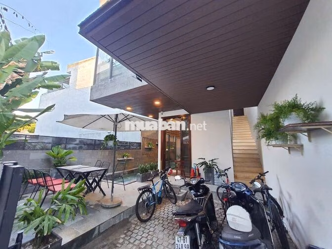 Cho thuê nhà 2 phòng ngủ 100m2, có hồ bơi, gần biển Mỹ Khê 5 phút