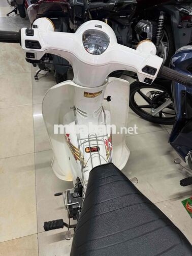 Honda Cub 50cc Trắng còn rất đẹp, máy êm ru