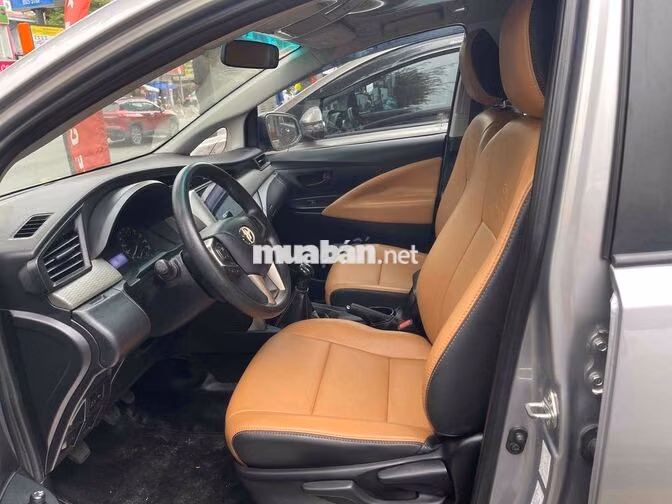 Toyota Innova 2.0MT 2017 / thương lượng